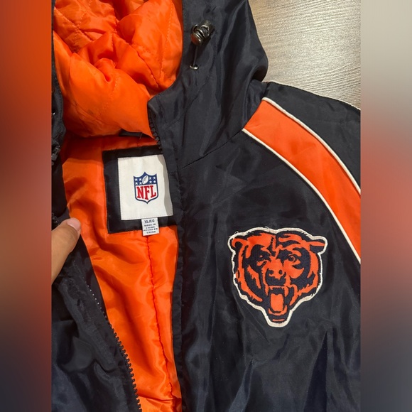 NFL Bears Jacket - Picture 6 of 7